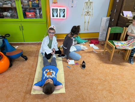 Zkoušíme si různá povolání